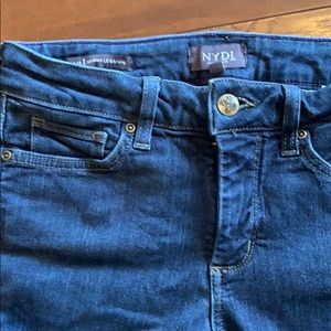 NYDJ. Size 2P. Ami Skinny Legging.